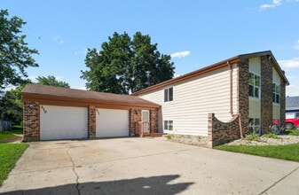 Building Photo - 627 Chardonnay Ln