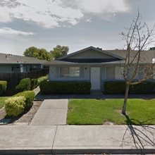 Building Photo - 234 Strathaven Way