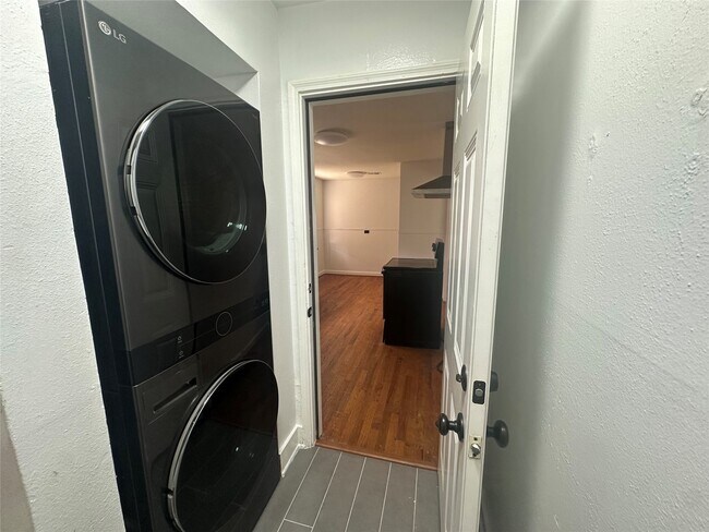 Foto del edificio - 3444 Blodgett St