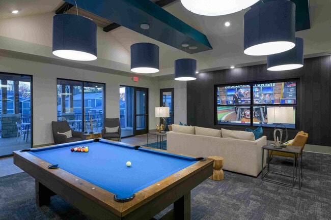 5.1.4.1.28_RKSU_Int_28_300ppi - Pavilion Kennesaw Apartments