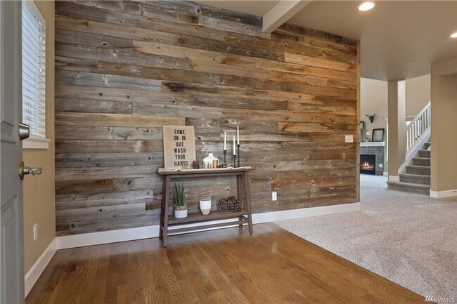 Building Photo - Newer, well maintained 4 bedroom home with...