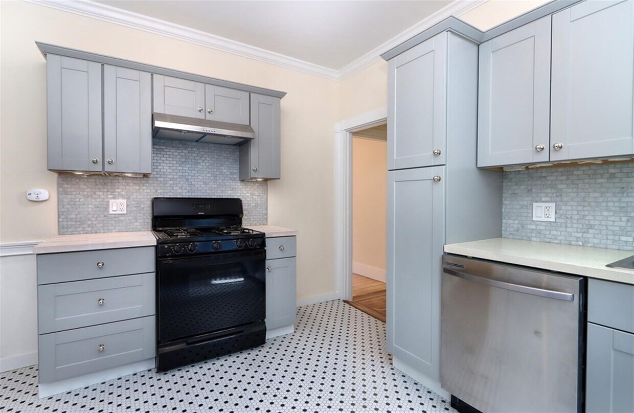 5 Stanford Ter Unit 1, Somerville, MA 02143 5 Stanford Ter Somerville