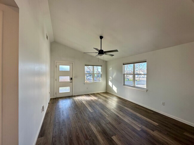Foto del edificio - 7311 Bennett Ave
