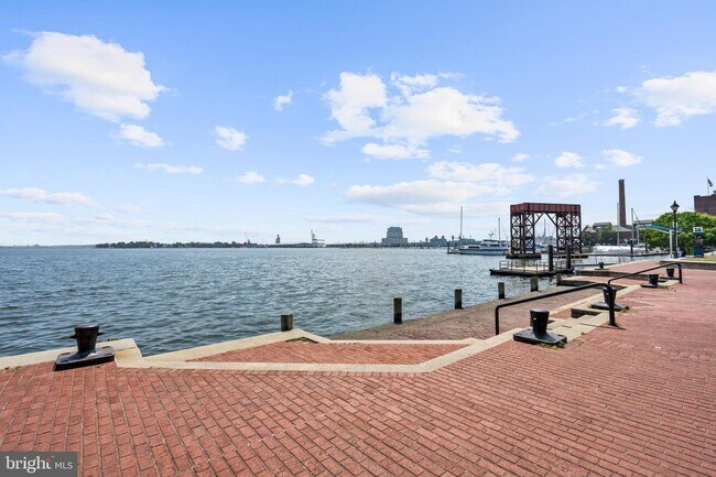 Building Photo - 2702 Lighthouse Point E