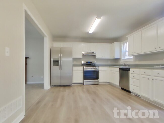 Foto del edificio - 504 Hillcrest Cross Rd