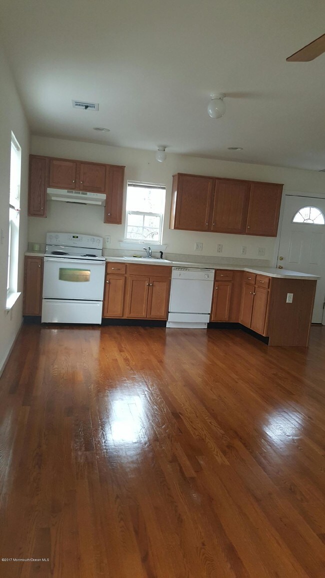 515 NJ36, Middletown, NJ 07718 Room for Rent in Middletown, NJ