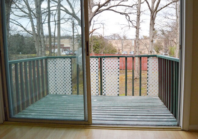 Building Photo - 8573 Seasons Way