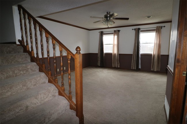 Building Photo - 413 S Kiowa Ct