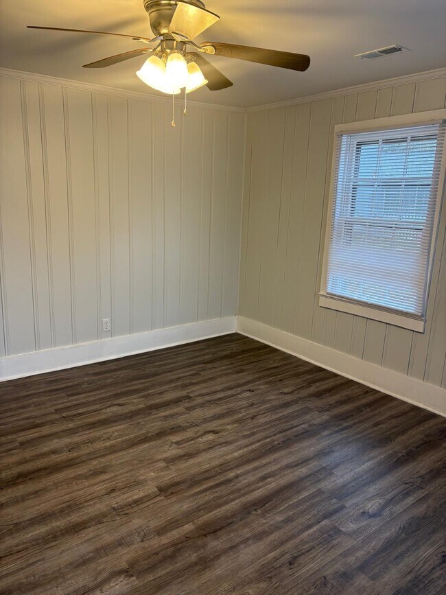 Building Photo - 4085 Porter St