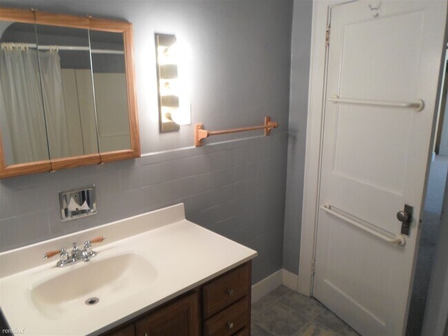 Building Photo - 2 br, 1 bath House - 4473 Morefield St