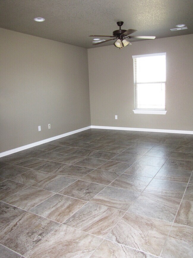 Building Photo - Very nice 3 Bedroom 2 bath in Prairie Grove!!