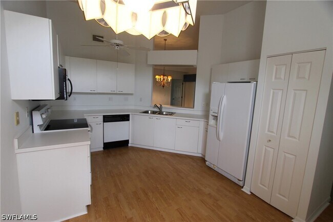 Foto del edificio - 2880 Citrus Lake Dr