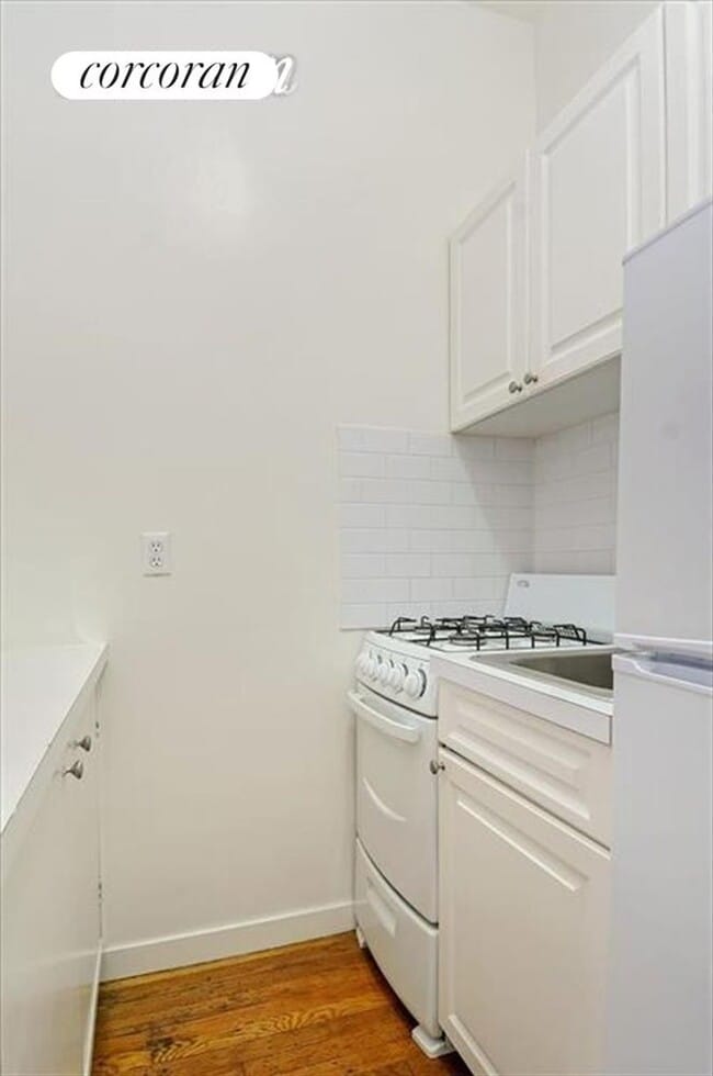 Building Photo - 212 W 16th St