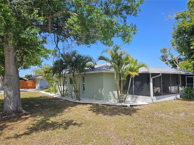 Building Photo - 105 Base Ave E