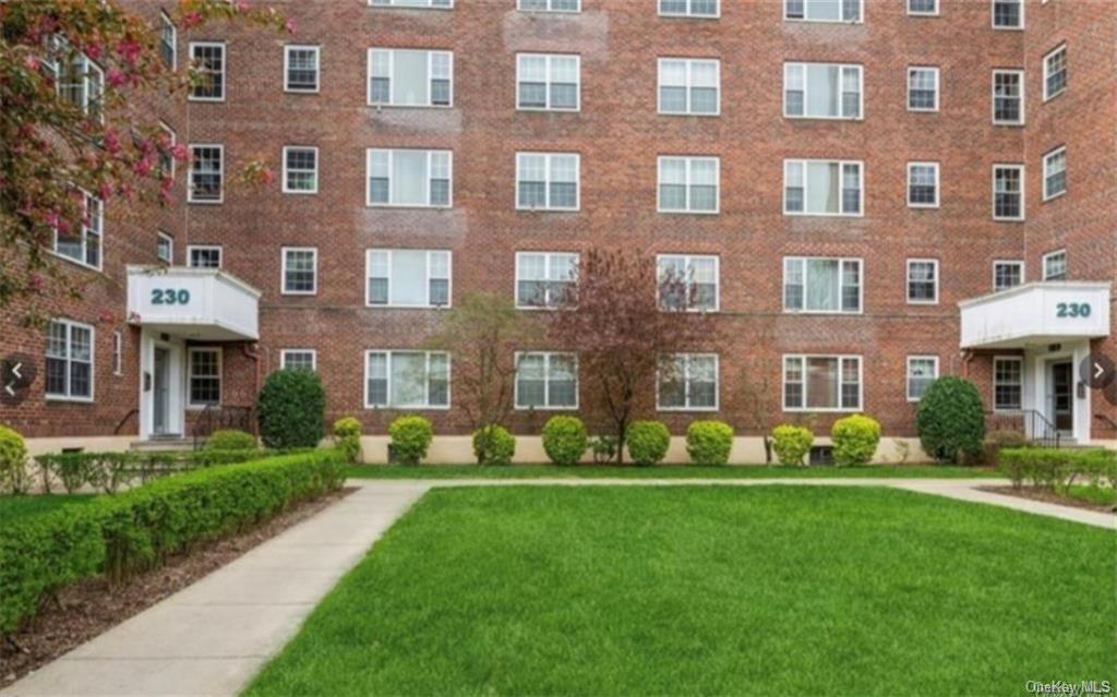 Foto principal - 230 Pelham Rd