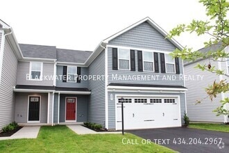 Building Photo - 221 Thicket Dr