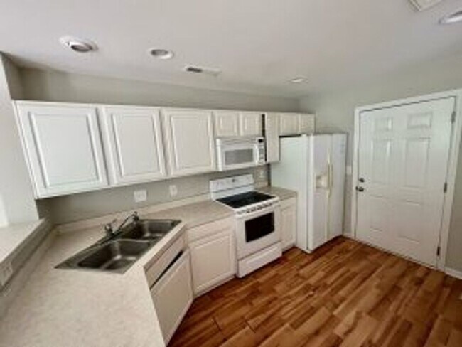 Foto del edificio - Persimmon Hill Haven