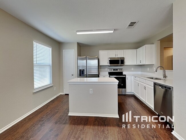 Building Photo - 5448 Kleberg Dr