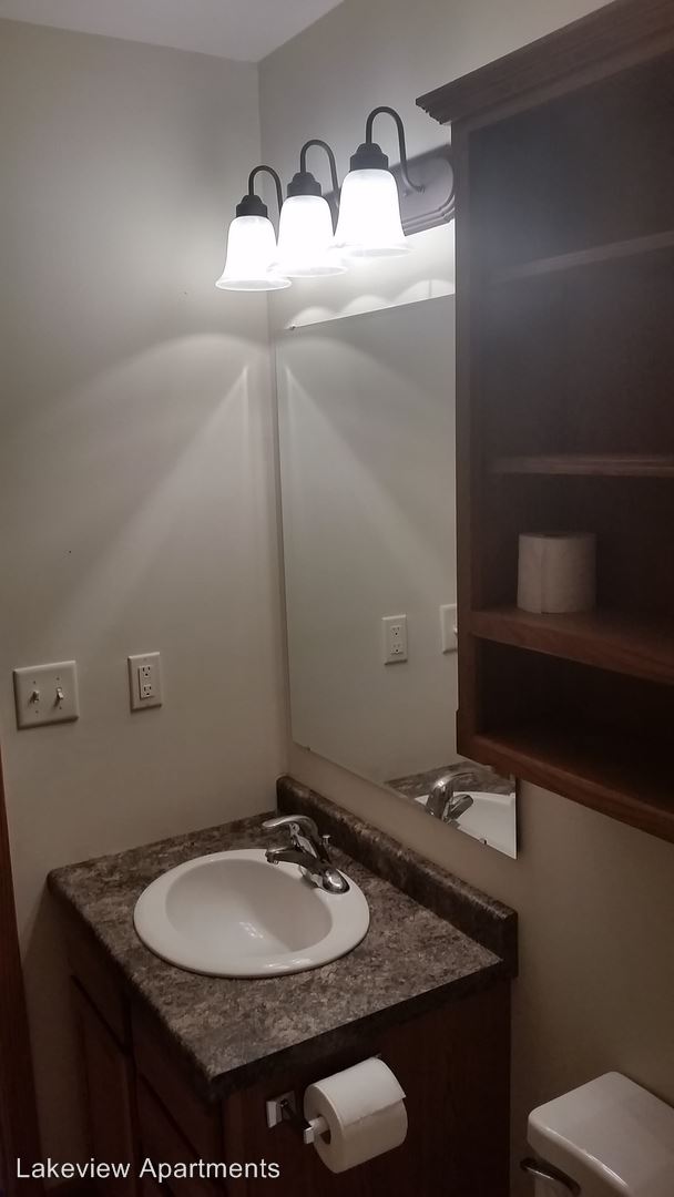 Foto del edificio - 1449 Lakeview Dr
