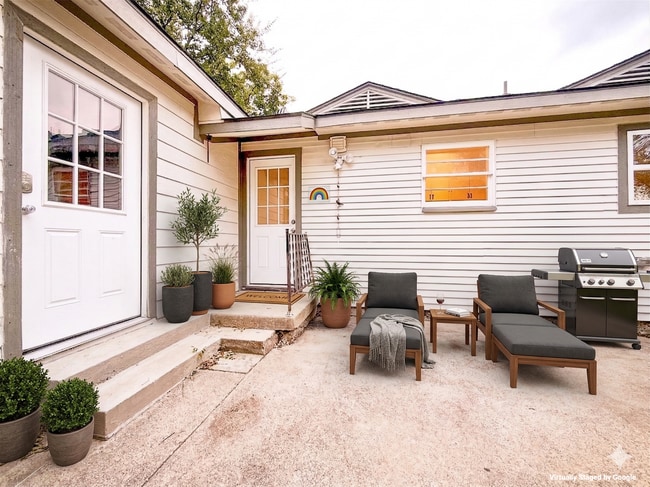 Foto del edificio - 1315 Whitley Dr