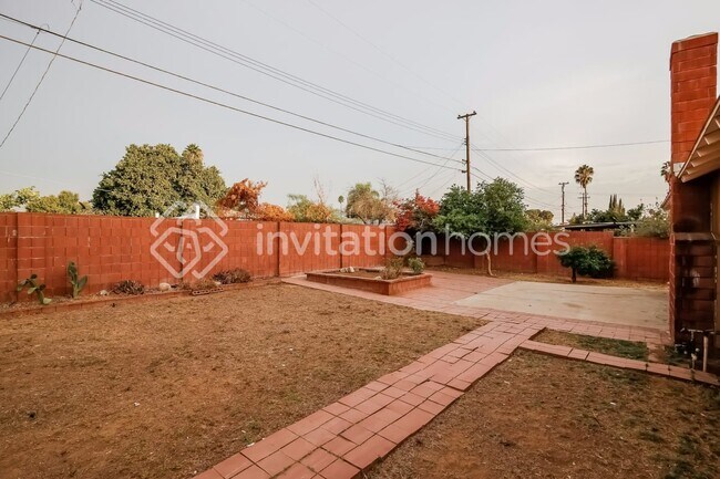 Building Photo - 6784 Green Ave