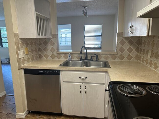 Building Photo - 11630 Baywood Meadows Dr