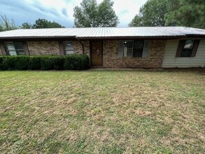 Building Photo - 202 Joy Dr