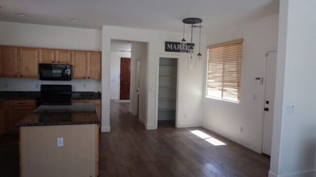 Building Photo - 3718 E Sebastian Ln
