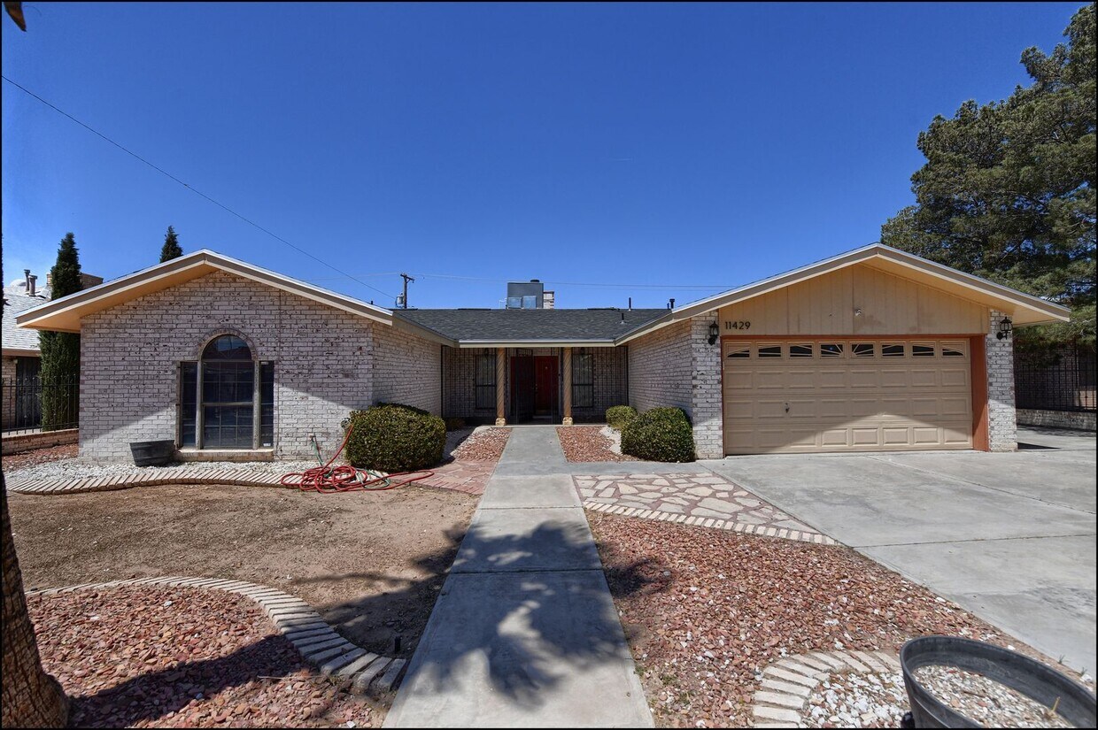 Foto principal - Available to view!