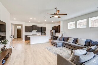 Building Photo - 961 Oak Chase Wy