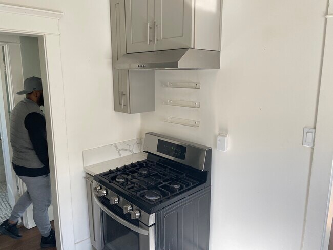 Kitchen - 211 Mira Mar Ave