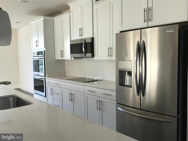 Building Photo - 43 Silverway Dr