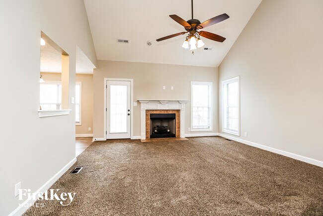Building Photo - 717 Cavalier Dr