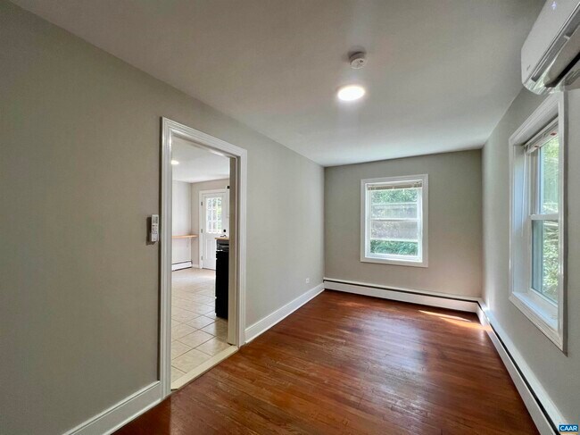 Building Photo - 2525 Woodland Dr