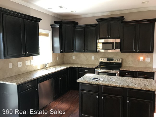 Building Photo - 256 Rolling Pines Dr