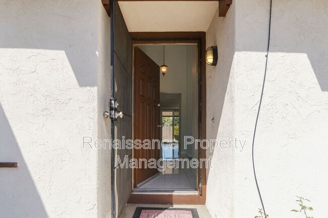 Foto del edificio - 231 Clubhouse Way