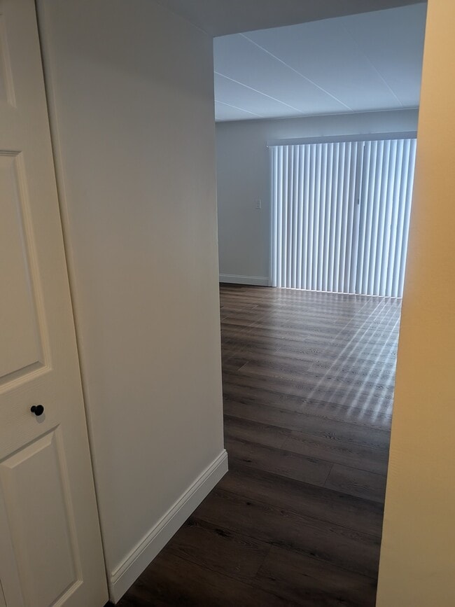 Foto del edificio - 201 E Janata Blvd