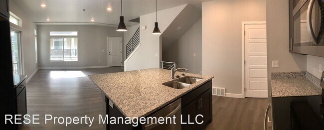 Building Photo - 3 br, 2.5 bath House - 4363 W Dixon Way