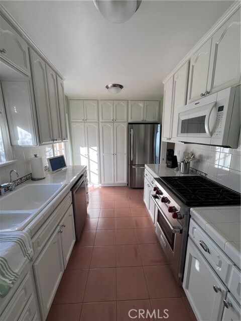Foto del edificio - 609 Hillcrest St