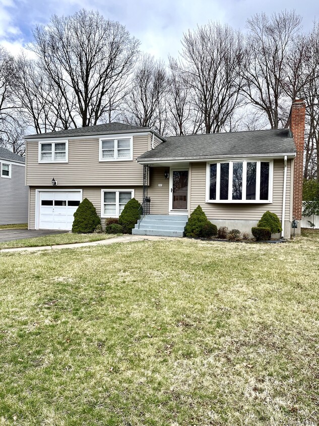 Primary Photo - 22 Nursery Dr