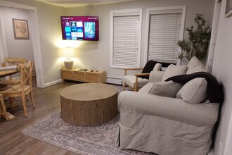 Building Photo - 301 Portsmouth Ave