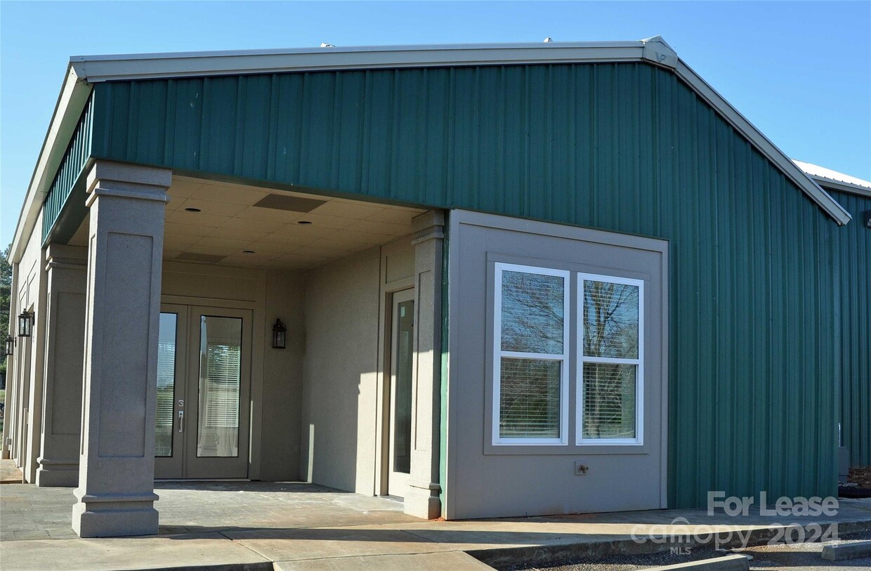 Primary Photo - 413 Gilbert Rd