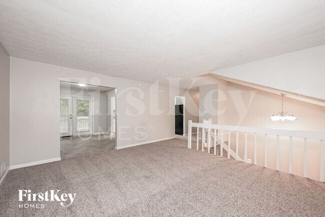 Foto del edificio - 3393 Hollow Tree Dr