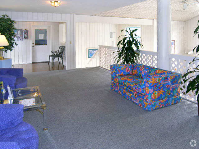 Lobby - Hawaiian Village North