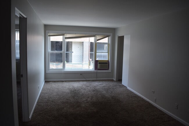 Foto del edificio - 6341 W Belmont Ave