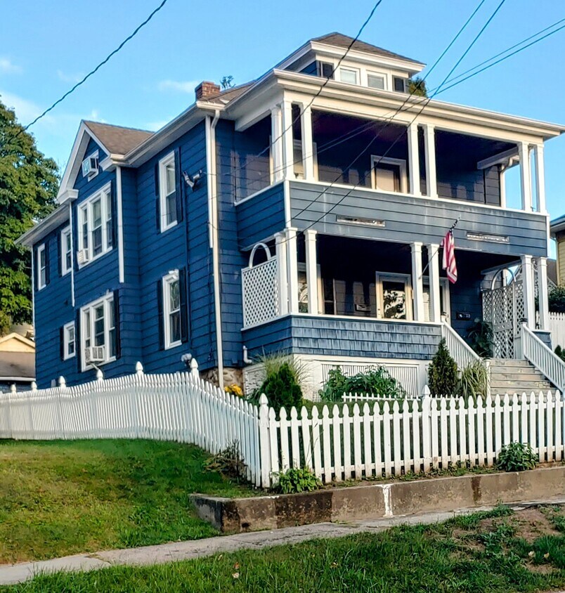 Foto principal - 238 Summer St