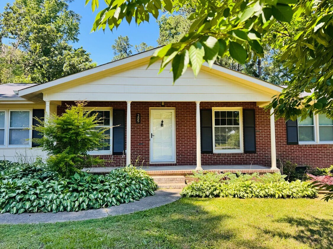 Foto principal - 4 BEDROOMS + 3 BATHS in Butner