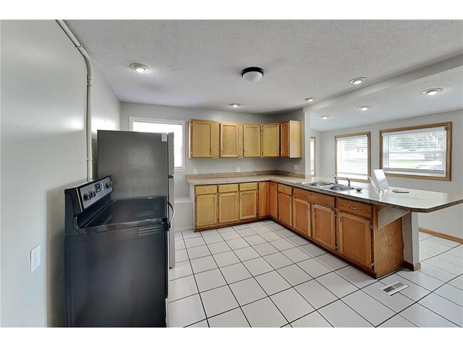 Foto del edificio - 4748 W 125th St