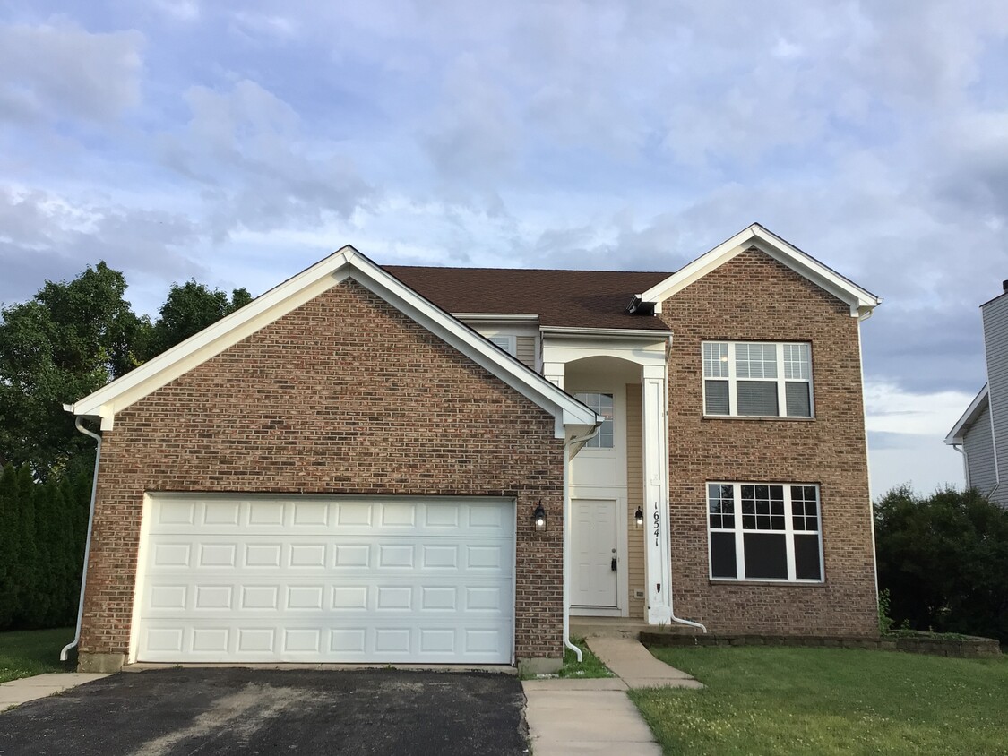 Primary Photo - 16541 W Oneida Drive