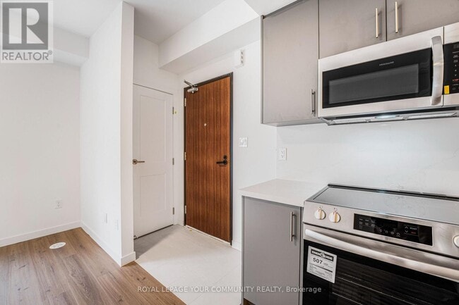 Building Photo - 117 Marydale Ave